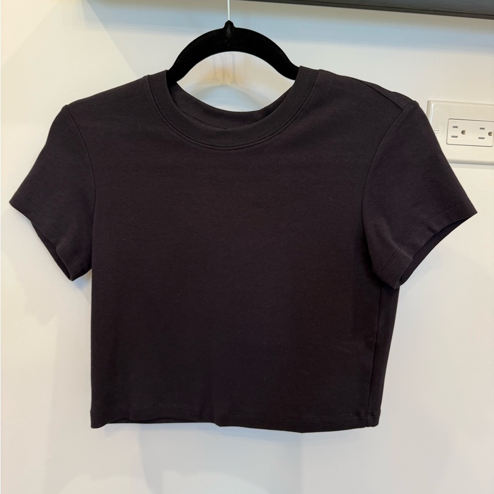 NWT Cuts Classic Black Women's Short Sleeve Crop Top